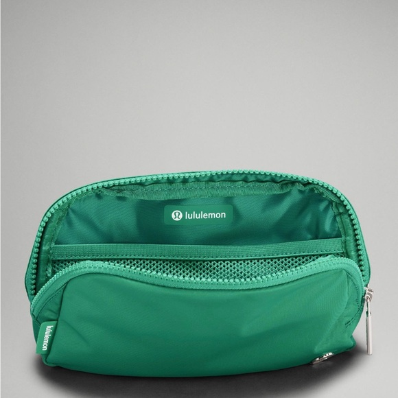 NEW LULULEMON EVERYWHERE BELT BAG COLOR CASCADIA GREEN - Picture 5 of 8